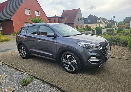 Hyundai Tucson 2.0 LED,NAVI,KAMERA,ALLRAD,8 mal BEREIFT ALU