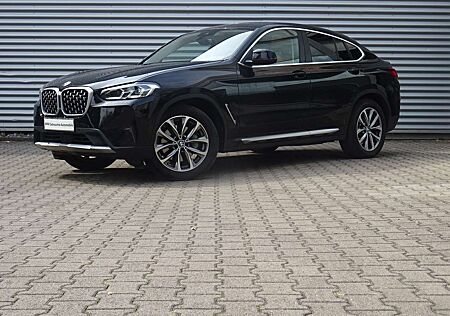 BMW X4 xDrive30d ACC Panorama AHK Drive/Park-Assist
