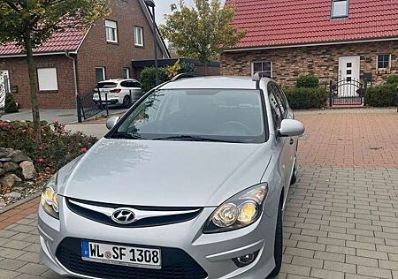 Hyundai i30 gebraucht kaufen Hyundai i30 cw 1.4
