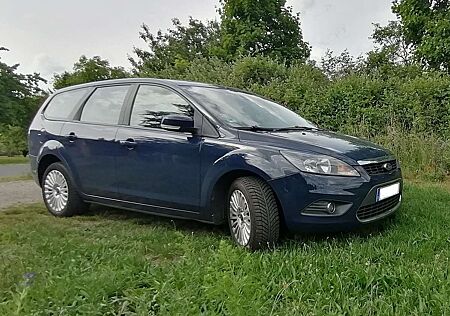 Ford Focus Titanium / 1. Hand / TÜV neu / Anhängerkupplung