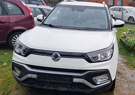 SsangYong Tivoli Crystal 4x2