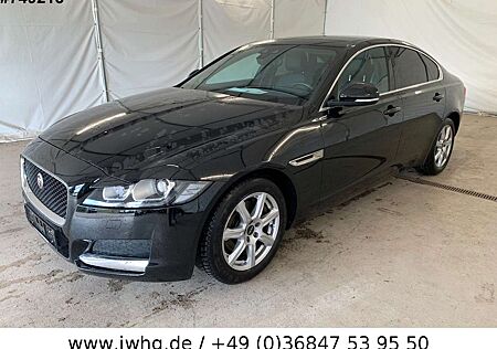 Jaguar XF Prestige Xenon 17" Kamera DAB Vollleder Navi
