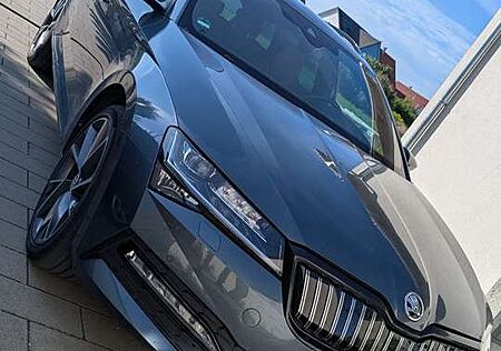 Skoda Superb Combi iV DSG Sportline (Garantie bis 09/26) m. AHK