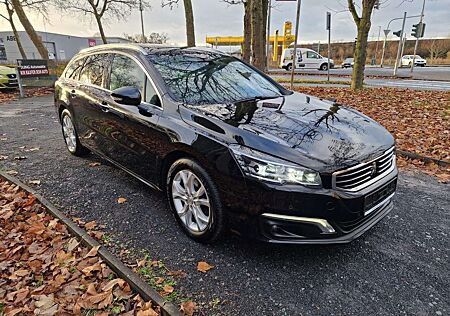 Peugeot 508 SW Allure /Panorama / Navi / LED