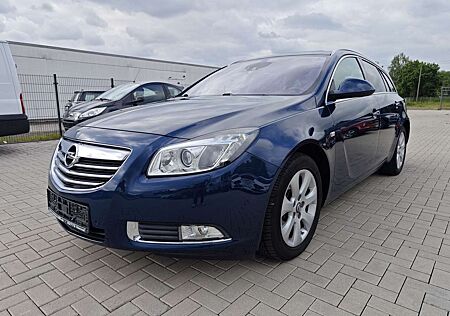 Opel Insignia Innovation 4x4 Aut. AHK Navi Pano Leder