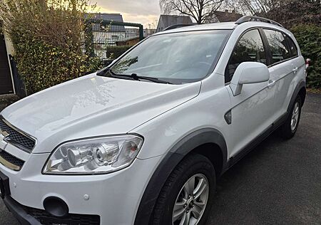 Chevrolet Captiva 2.4 2WD 5 Sitzer LS TÜV NEU ! LPG