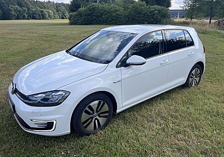 VW Golf Volkswagen e-