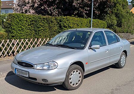 Ford Mondeo 16V GLX