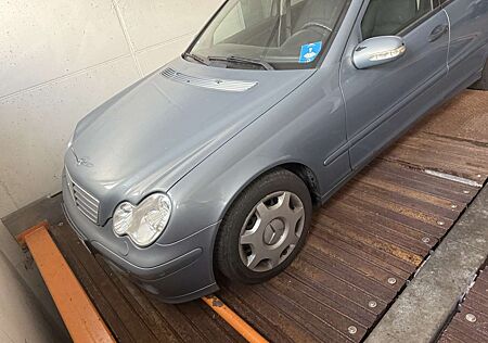 Mercedes-Benz C 220 CDI (LA)(203.008)