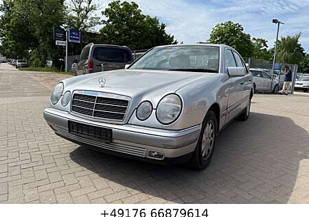 Mercedes-Benz E 240 Elegance Automatik