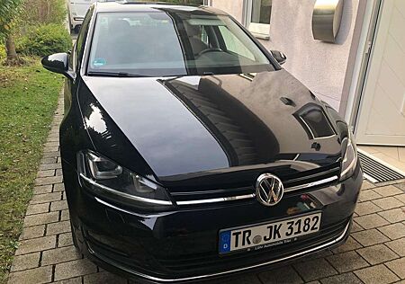 VW Golf Volkswagen Golf7 Diesel 5-Tür. 2.0 TDI BlueM-Tech DSG Com