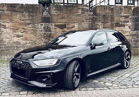 Audi RS4 2.9 TFSI, Pano, RS-AGA, AHK, Brem. neu, 8-fach usw