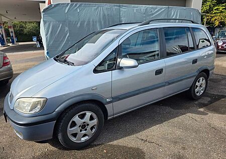 Opel Zafira 2.2 16V Elegance