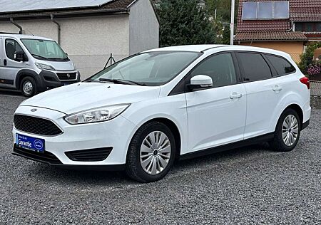 Ford Focus TURNIER TREND KLIMA AHK 1.HAND TEMPOMAT