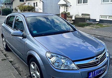 Opel Astra 5p 1.6i 16v Club 103cv