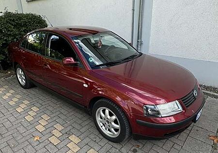 VW Passat gebraucht kaufen VW Passat Volkswagen Volkswagen B5 Benzin 1.8
