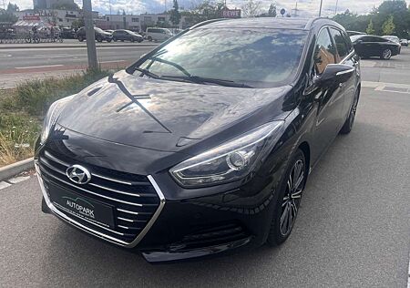 Hyundai i40 Premium/Navi/Leder/SHZ/AHK/Kam/Sitzkühlung