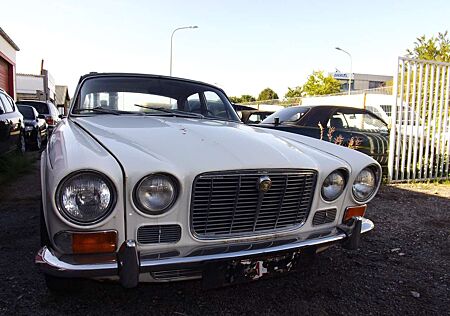 Jaguar XJ6