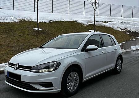 VW Golf Volkswagen 1.6 TDI SCR Trendline