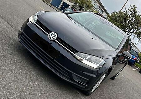 VW Golf Variant Volkswagen 1.6 TDI SCR Comfortline