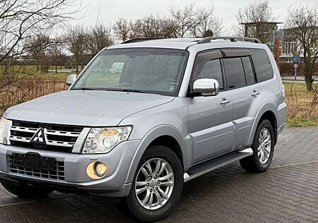 Mitsubishi Pajero 3.2 DI-D Edition 30*LEDER*PANO*NAVI*VOLL*