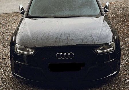 Audi RS4 Avant 4,2 FSI quattro S-tronic