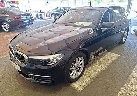 BMW 520 d |AHK|ACC|Parken+|Surround-Kamera|LED|Navi|