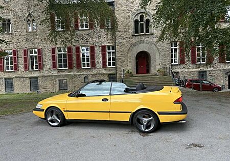 Saab 900 Saab 900 2.0i SE Mellow Yellow