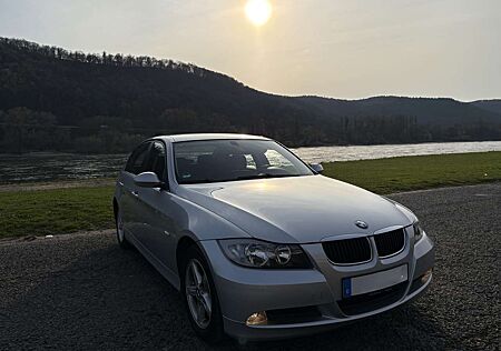 BMW 318 TÜV neu 8 fach bereift