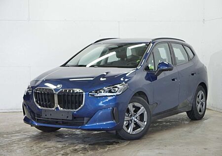 BMW 220 i Active Tourer AHK Premium Paket RFK