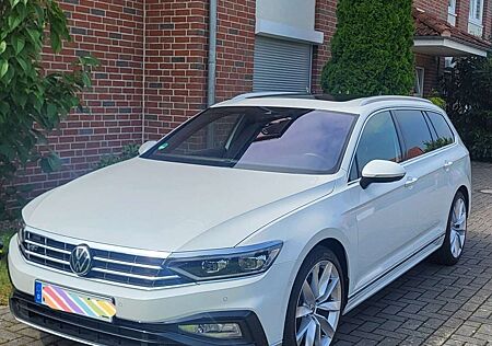 VW Passat Variant Volkswagen 2.0 TSI OPF 4Motion DSG Elegance r line