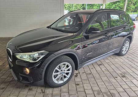 BMW X1 xDrive 18 d Advantage lückenlos Service
