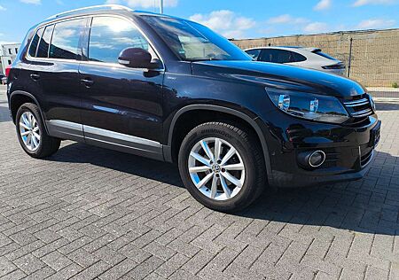 VW Tiguan Volkswagen 2HD,Lounge Sport & StyleBMT 4Motion,AHK,PANORAMA