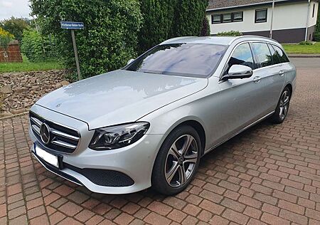 Mercedes-Benz E 220 d 4Matic T 9G-TRONIC Avantgarde