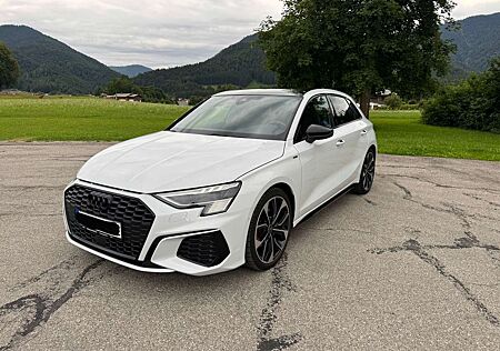 Audi A3 40 TFSI Sportback quattro S tronic line
