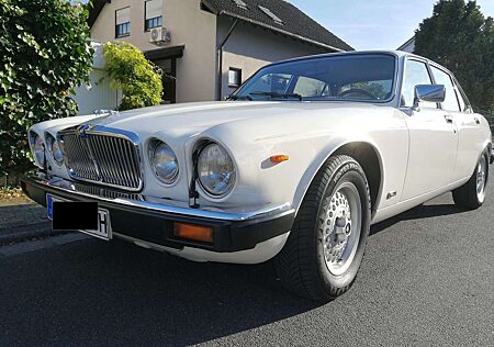 Jaguar XJ12 Limusine