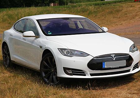 Tesla Model S 85