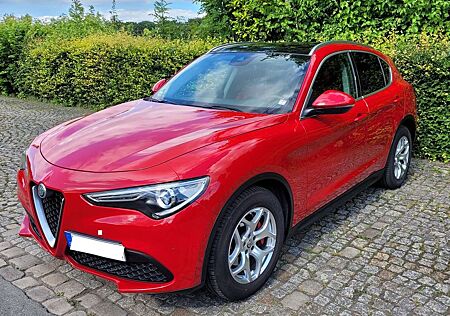 Alfa Romeo Stelvio 2.2 Diesel 16V AT8 Business Pan-Dach Navi el Sitze