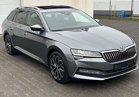 Skoda Superb Combi L&K 4x4 VIRTUAL|ACC|SPUR|PANO