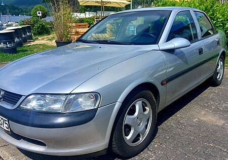 Opel Vectra 1.6 Komfort TÜV NEU!!!