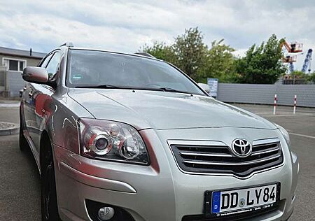 Toyota Avensis 2.2 D-CAT Sol