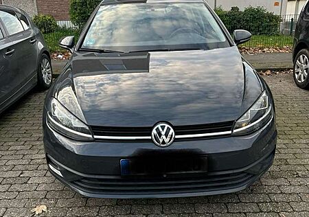 VW Golf Volkswagen 1.6 TDI Sound