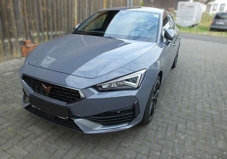 Cupra Leon 1.4 e-Hybrid (180 kW System)