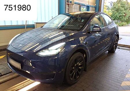 Tesla Model Y Long Range AWD Wärmepumpe Autopilot 20"