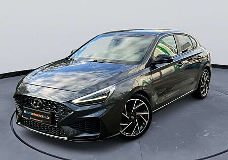 Hyundai i30 Fastback N Line 1.5 T-GDI DCT CARPL. KAM LED