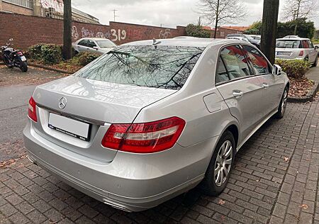 Mercedes-Benz E 220 CDI DPF BlueEFFICIENCY