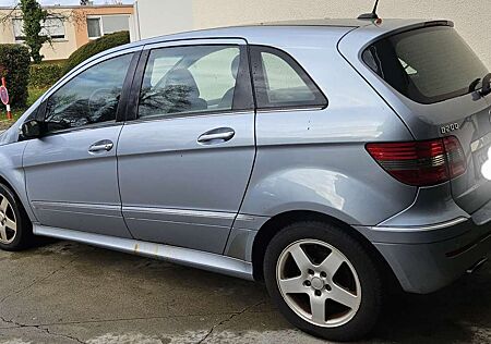 Mercedes-Benz B 200 (245.233)