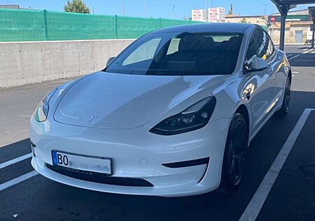 Tesla Model 3 Standard Reichweite Plus Hinterradantrieb