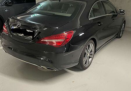 Mercedes-Benz CLA 180 7G-DCT Urban