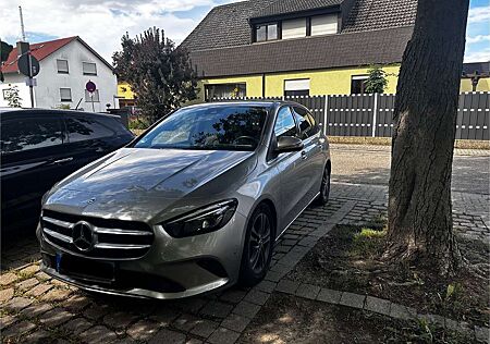 Mercedes-Benz B 200 d (247.012)